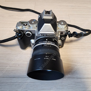 니콘 정품 Df 바디와 50mm f1.8g 50.8se 렌즈 판매합니다.