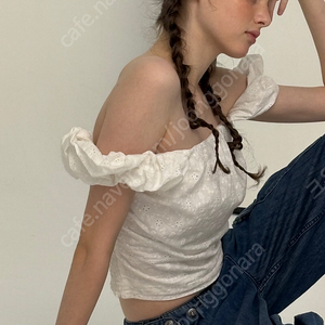 더바넷 플라워 아일렛 스크런치 탑