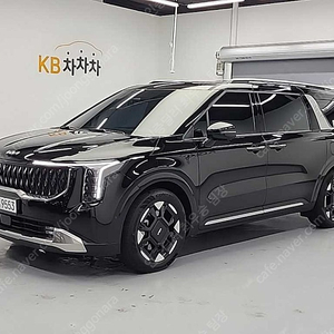 더뉴 카니발 중고 가격 중고 카니발 검정색 2025년식 5,488km 디젤 9인승 시그니처 연비좋은 중고차