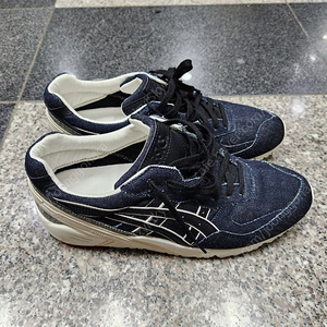 아식스 젤사이트 셀비지 데님 270 팝니다