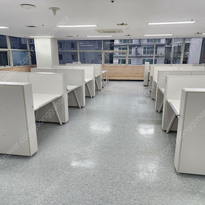 [매입] 퍼시스책상 시디즈의자및 사무실가구를 매입합니다.