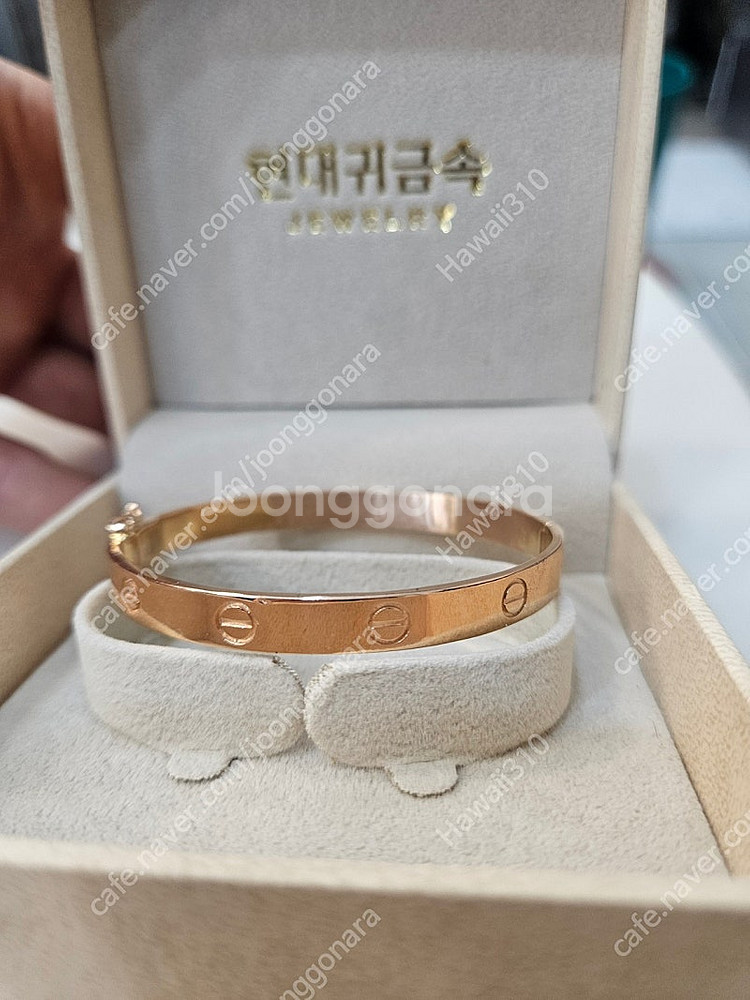 18k 까르띠에 러브팔찌 6.99돈 길이 17cm 1돈...--0
