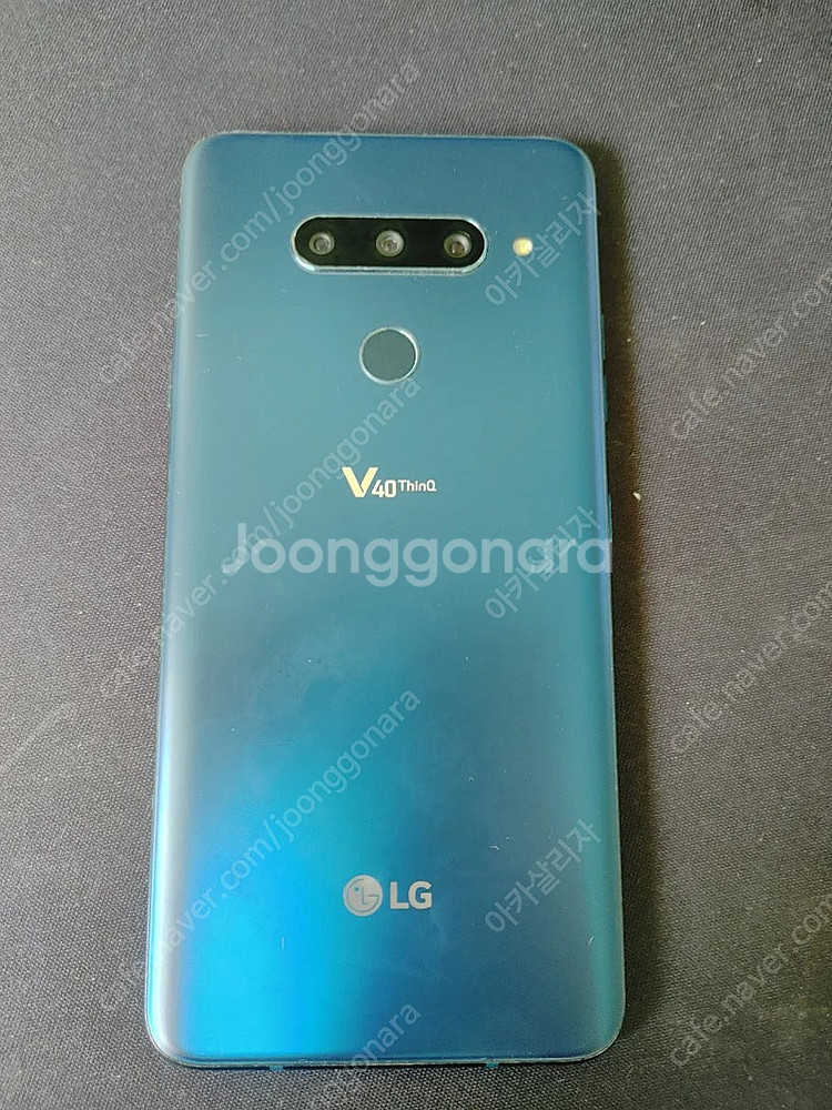 LG V40--1