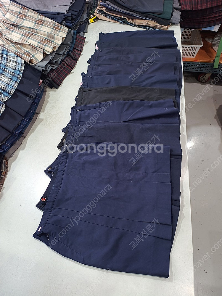 중고 교복치마 사이즈77 10장 택포29000 < 남색...--0