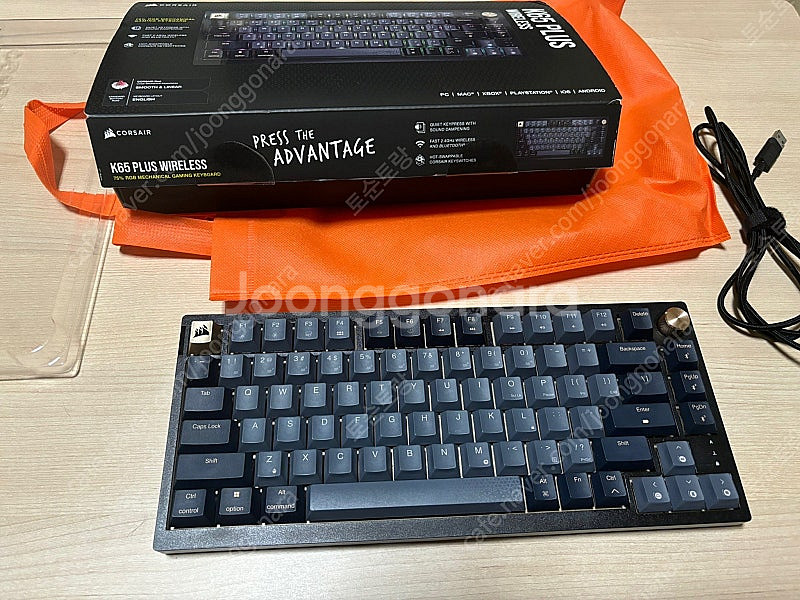 커세어 K65 Plus Wireless 키보드 판매합니...--0
