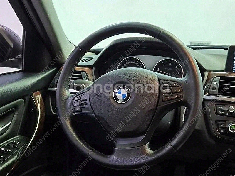 BMW 3시리즈 중고 BMW 320d 중고승용차 3시리...--9