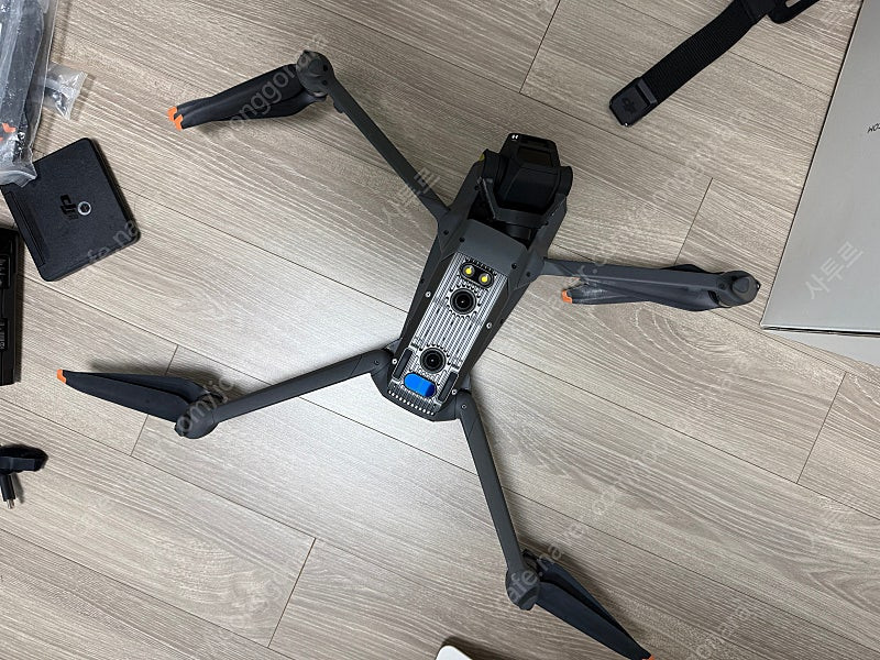 DJI 매빅3 플라이모어 RC Pro--2