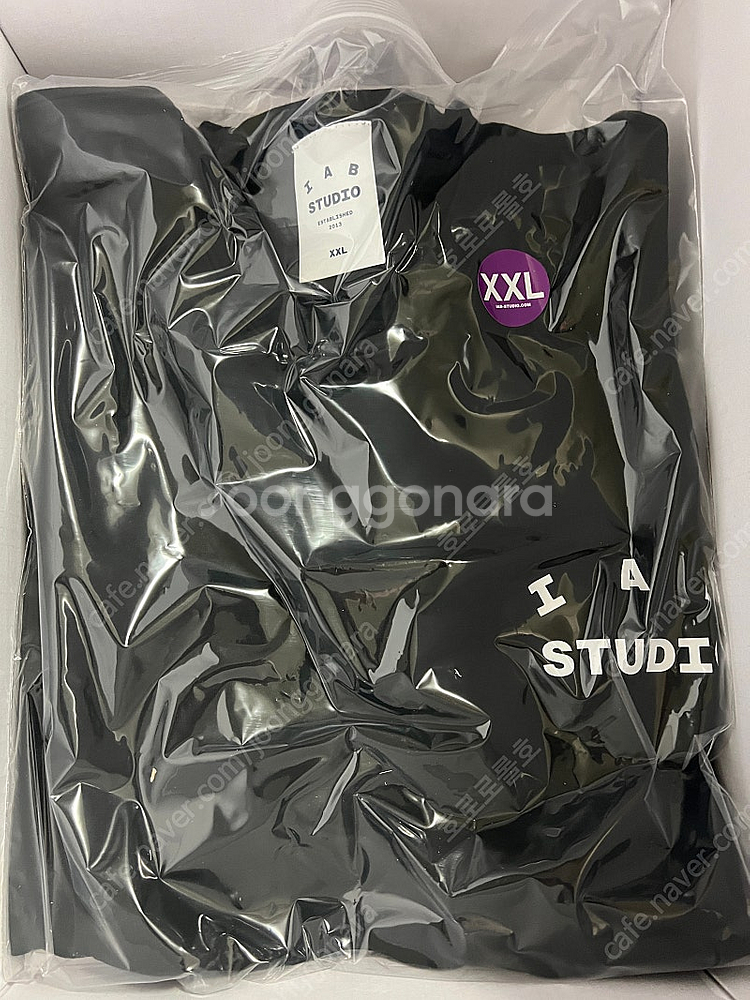 아이앱 스튜디오 반팔 블랙 화이트 2XL 판매합니다--0