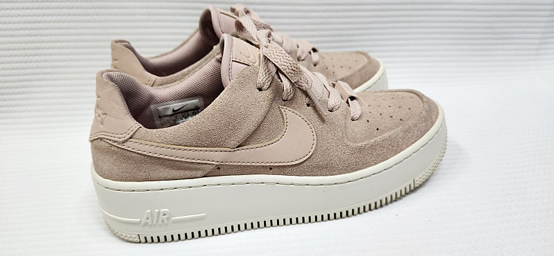 나이키 우먼스 에어포스1 세이지 로우 235사이즈--1