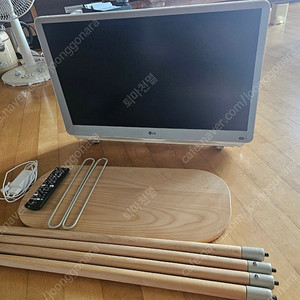 서울)룸앤티비 27TN600S 캠핑거치대포함 22년11월제조