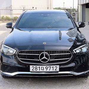 검정색 벤츠 E클래스 중고 W213 E350 4MATIC 아방가르드 실매물인증중고차 64,405 km