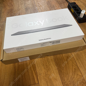 갤럭시 북 프로5 RAM 32GB, SSD 512GB, 16인치 급하게 팝니다.