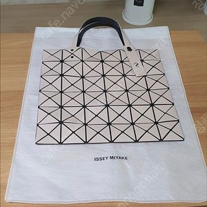 바오바오백 루센트 정품A급 핑크베이지(감정O)구찌루이비통디올프라다고야드샤넬보테가베네타입생로랑발렌시아가셀린느톰브라운버버리미우미우에르메스버킷백호보백클러치가방크로스백숄더백토트백지갑파우치