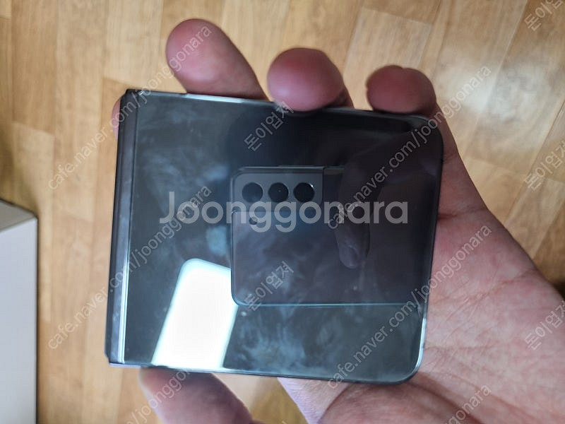 Z플립5 내부액정 손상--3