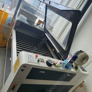 1390 150w co2 레이저 커팅기 / 조각기 팝니다.