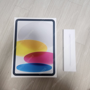 아이패드11세대 a16 실버 256GB + 애플펜슬(USB-C, MUWA3KH/A) 미개봉상품 팝니다