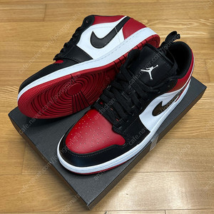 나이키 조던1 로우 브레드토 275 사이즈 새제품