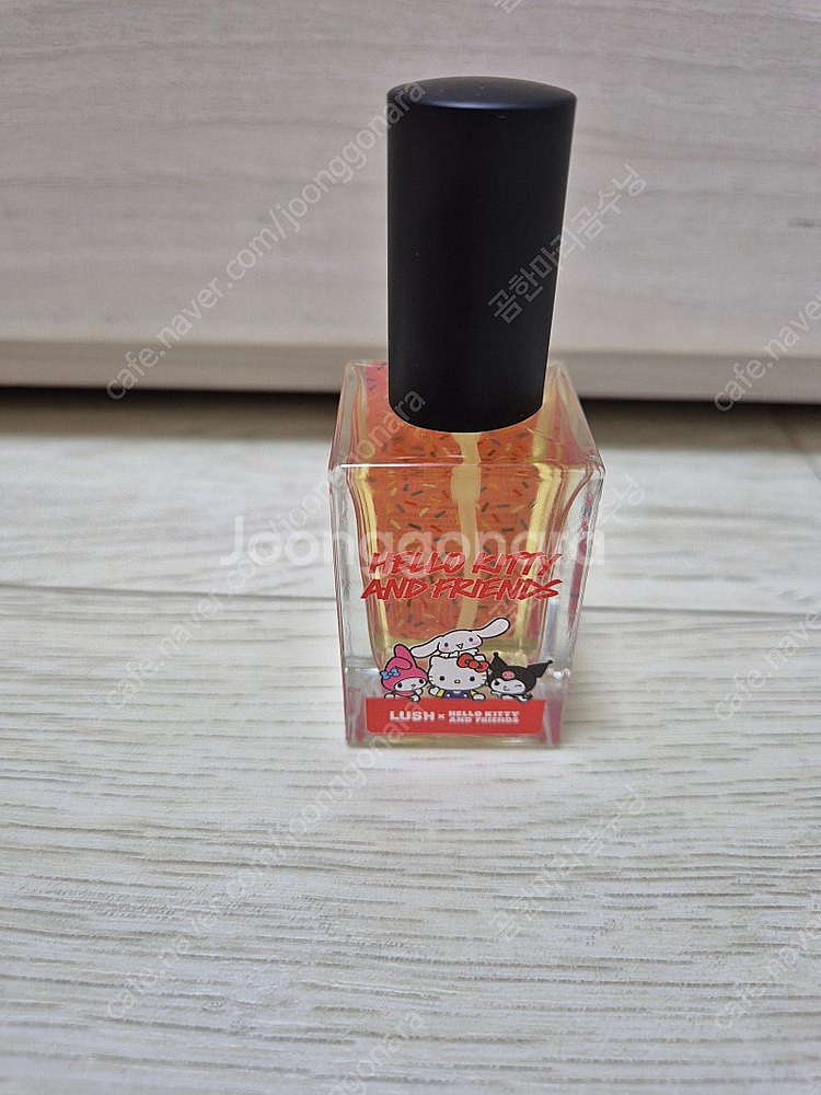 러쉬 헬로키티 앤드프렌즈 향수30ml 새상품--0