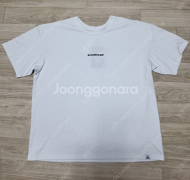 나이키 ACG 반팔티 판매합니다--0