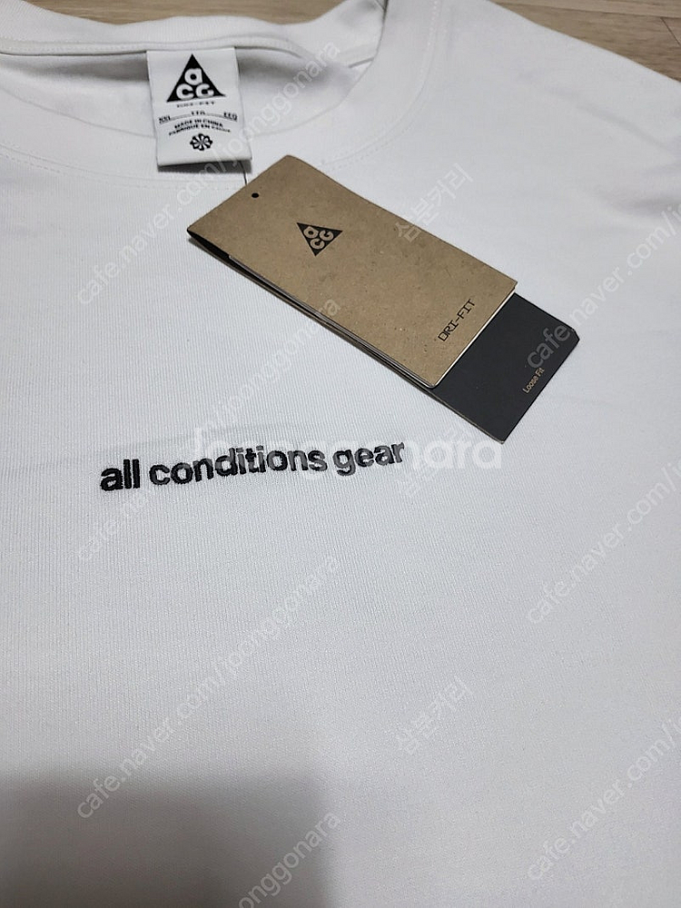 나이키 ACG 반팔티 판매합니다--1