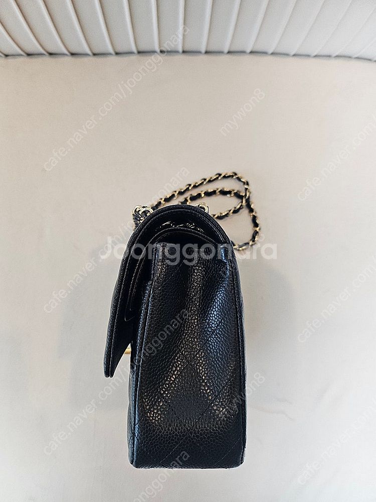 샤넬 클래식 미듐 블랙 캐비어 금장--3