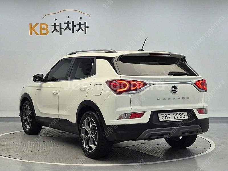 쌍용 뷰티풀코란도 중고 흰색 2020년식 4WD 가솔린...--3