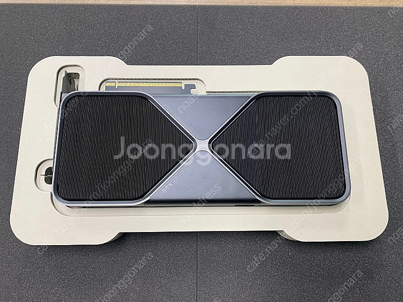 Nvidia RTX 5090 FE--1