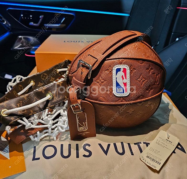 루이비통 버질아블로 NBA 한정판 농구공 메신저백 (새...--0