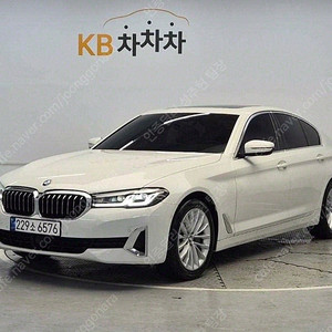 BMW 5시리즈 중고 BMW 중고 5시리즈 중고차 할부 흰색 2021년식 530i 럭셔리 개인사업자 소득공제