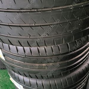 ps4s 235 35 19