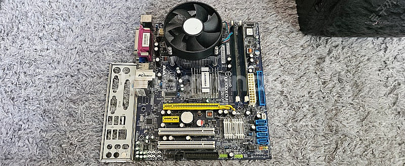 메인보드+cpu+메모리 각1개씩 총 3장 각2만원씩 판매합니다.--3