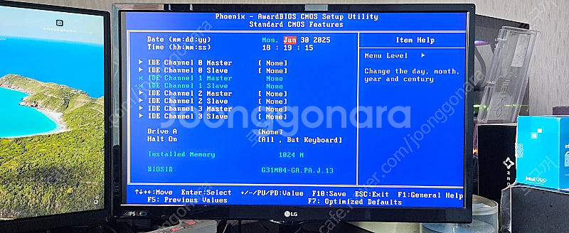 메인보드+cpu+메모리 각1개씩 총 3장 각2만원씩 판매합니다.--6
