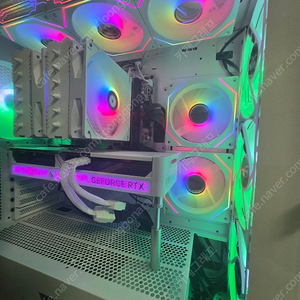 9600x 5070 화이트 데스크탑 팝니다