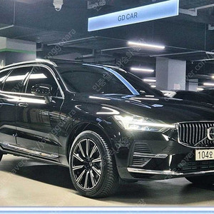 8,657 km 볼보 XC60 중고 볼보 중고차 T8 울티메이트 브라이트 최저가 중고차 당일 출고 검정색