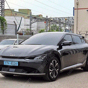 95,844 km EV6 중고 전기중고차 롱레인지 어스 중고자동차가격 당일 출고 회색
