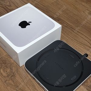 애플 맥미니 M1 (8GB RAM / 512GB SSD) + Satechi 스탠드 허브