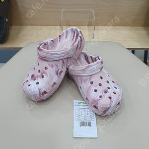 크록스 클래식 클로그 핑크마블 225