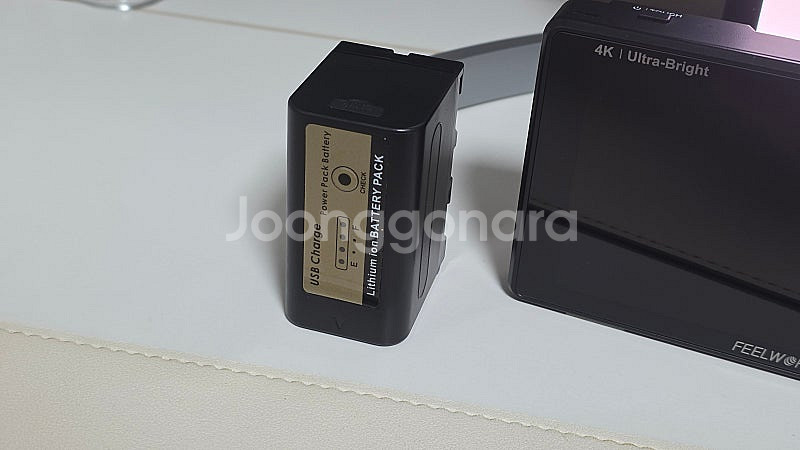필월드 LUT6 필드모니터 판매합니다.--6