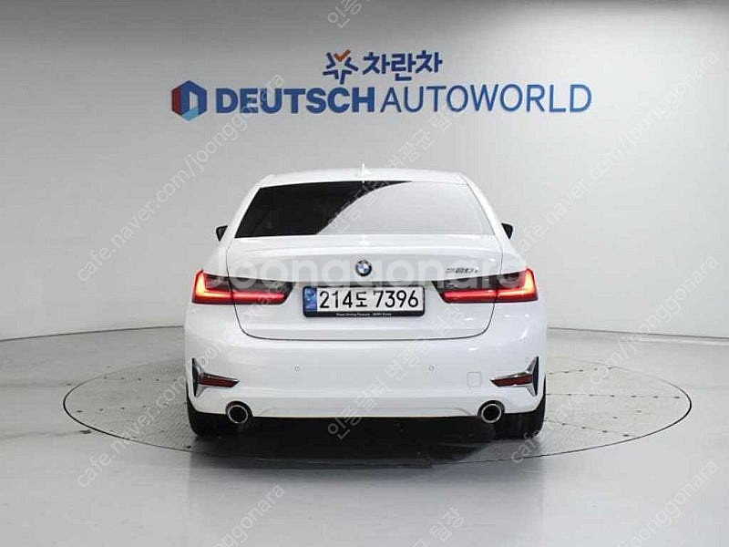 BMW 3시리즈 중고 BMW 320i 중고 승용차 흰색...--5