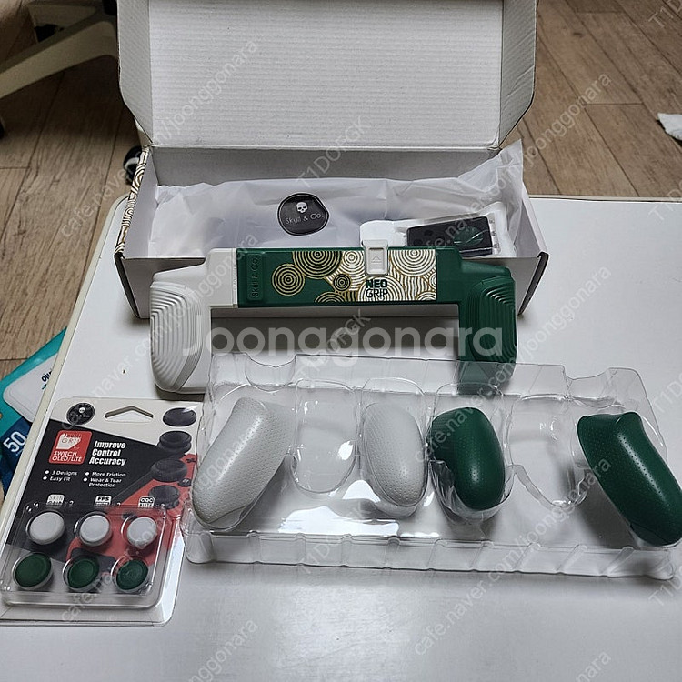 닌텐도 스위치 OLED 스컬앤코 네오그립 + 조이그립 ...--1