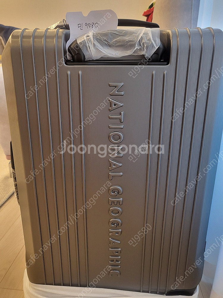 새상품)내셔널지오그래픽 두오모 24인치캐리어와 항공커버--2
