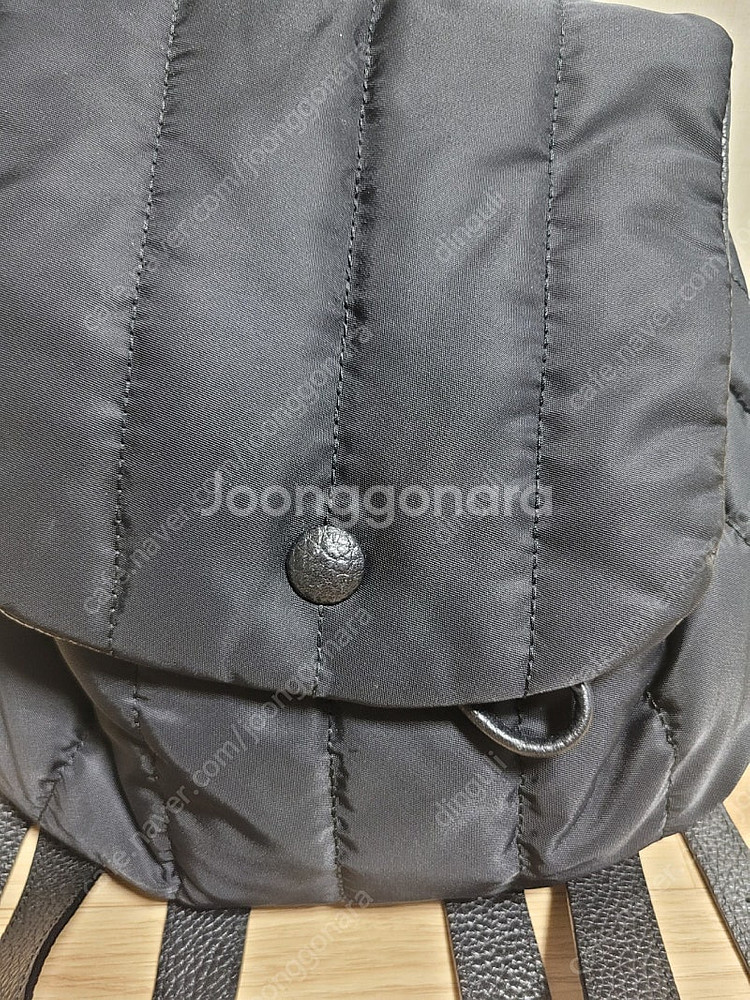 봉긋 페블백팩 팝니다--1