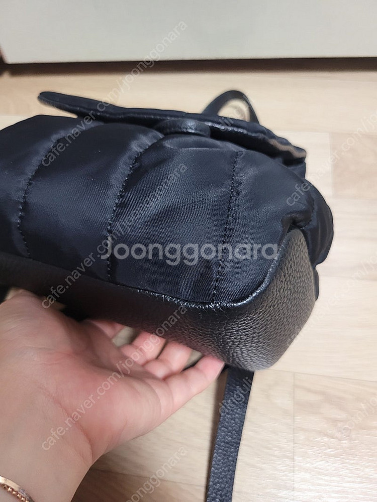 봉긋 페블백팩 팝니다--5