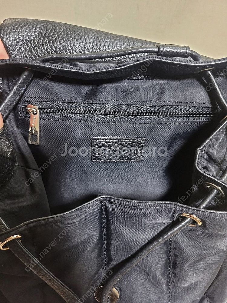 봉긋 페블백팩 팝니다--7