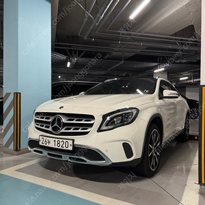 벤츠 GLA250 4매틱 X156 2018년식