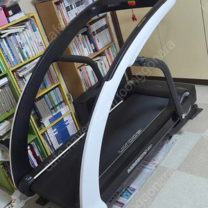 이고진 러닝머신 ST01A 팝니다.