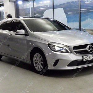 벤츠 A클래스 중고 A클래스 벤츠 중고 은색 2017년식 48,795km A200 중고차카페