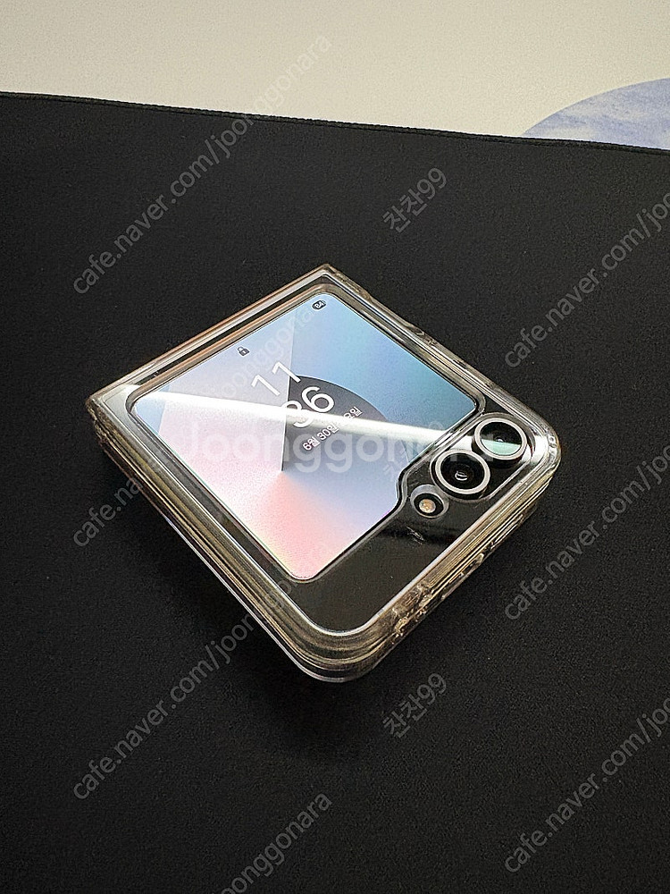 갤럭시Z플립6 256GB 실버 자급제 S급!--9