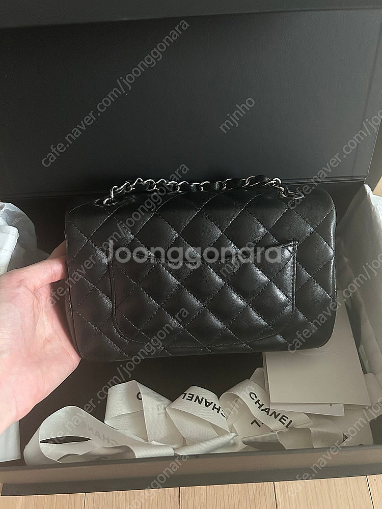 샤넬 클래식 뉴미니 램스킨 은장 내장칩--2