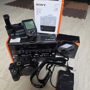 [판매] 박풀 Sony A9 (A9M1) 바디 + 세로그립 + 고독스 XPro-S 팝니다.